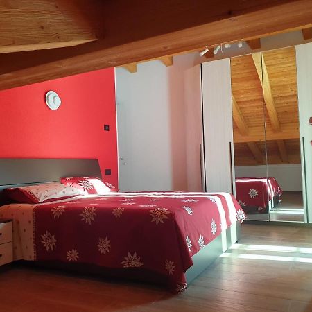 Casa Vacanza Lo Nano Fenis Exteriör bild