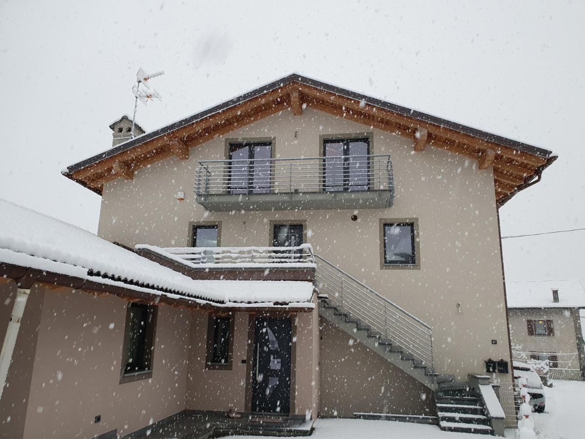 Casa Vacanza Lo Nano Fenis Exteriör bild