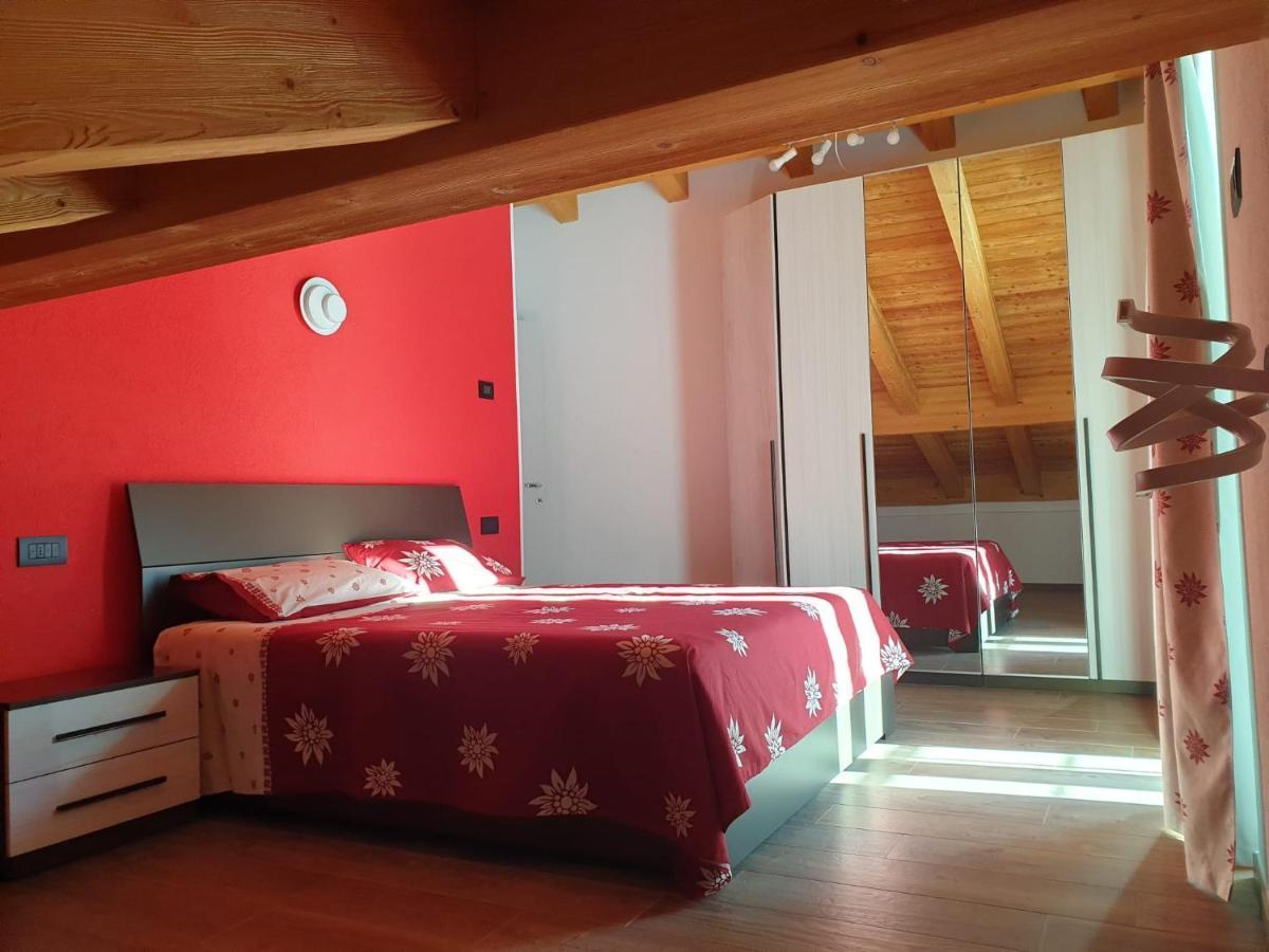 Casa Vacanza Lo Nano Fenis Exteriör bild