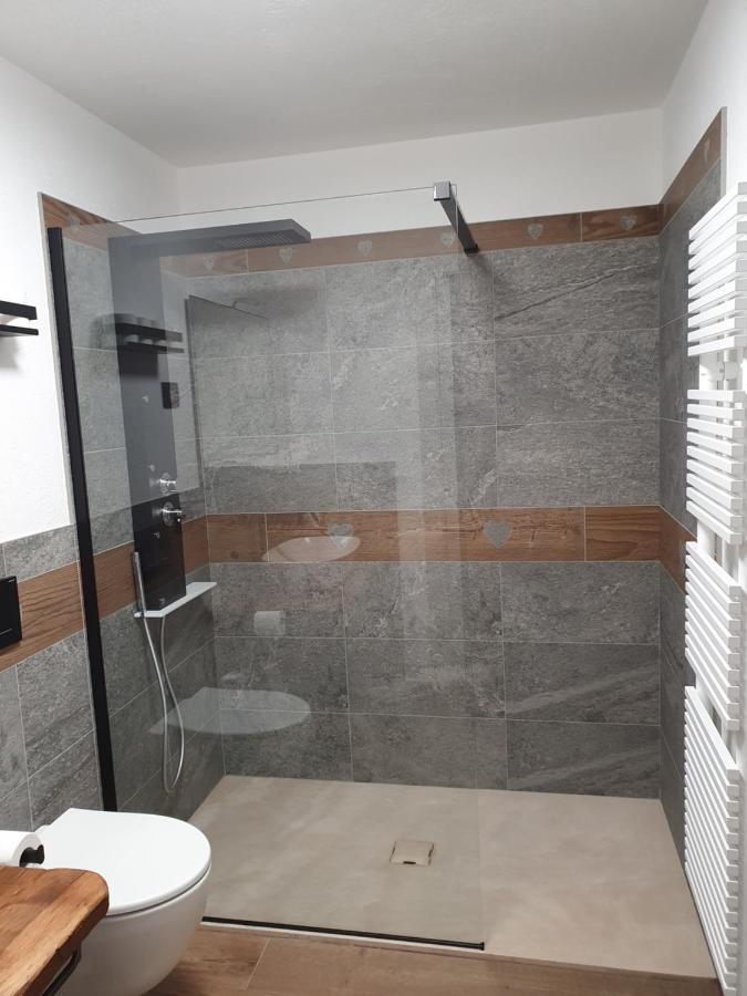 Casa Vacanza Lo Nano Fenis Exteriör bild