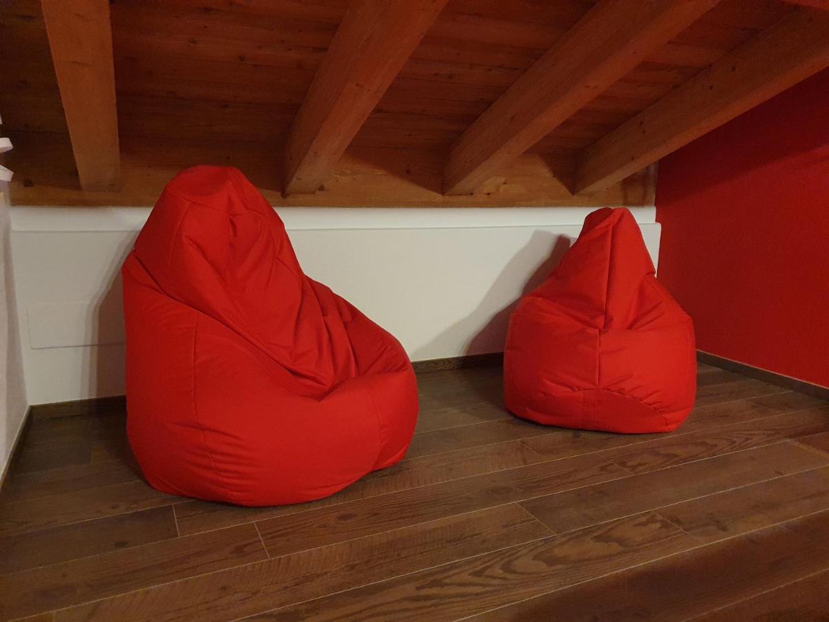 Casa Vacanza Lo Nano Fenis Exteriör bild
