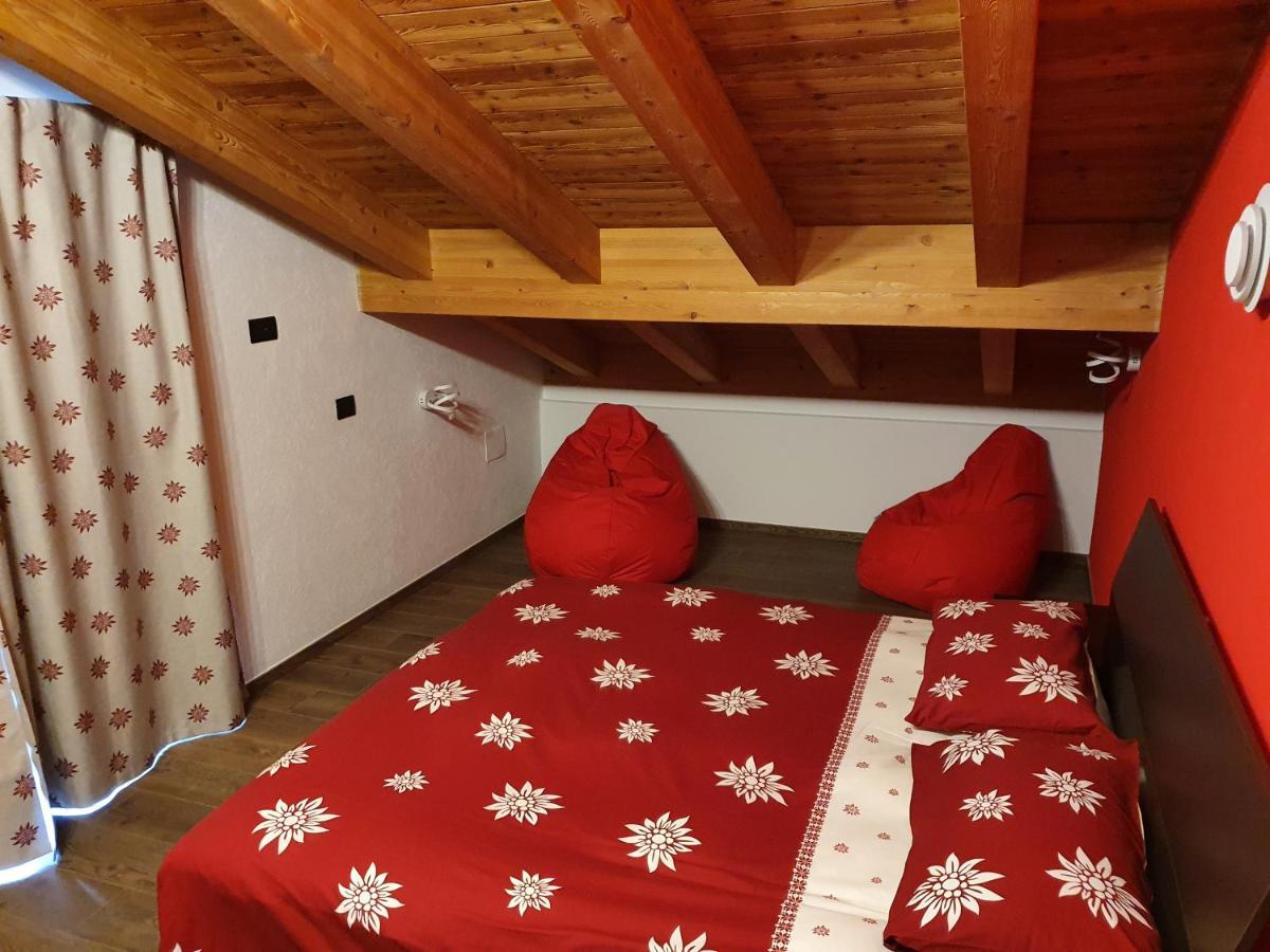 Casa Vacanza Lo Nano Fenis Exteriör bild