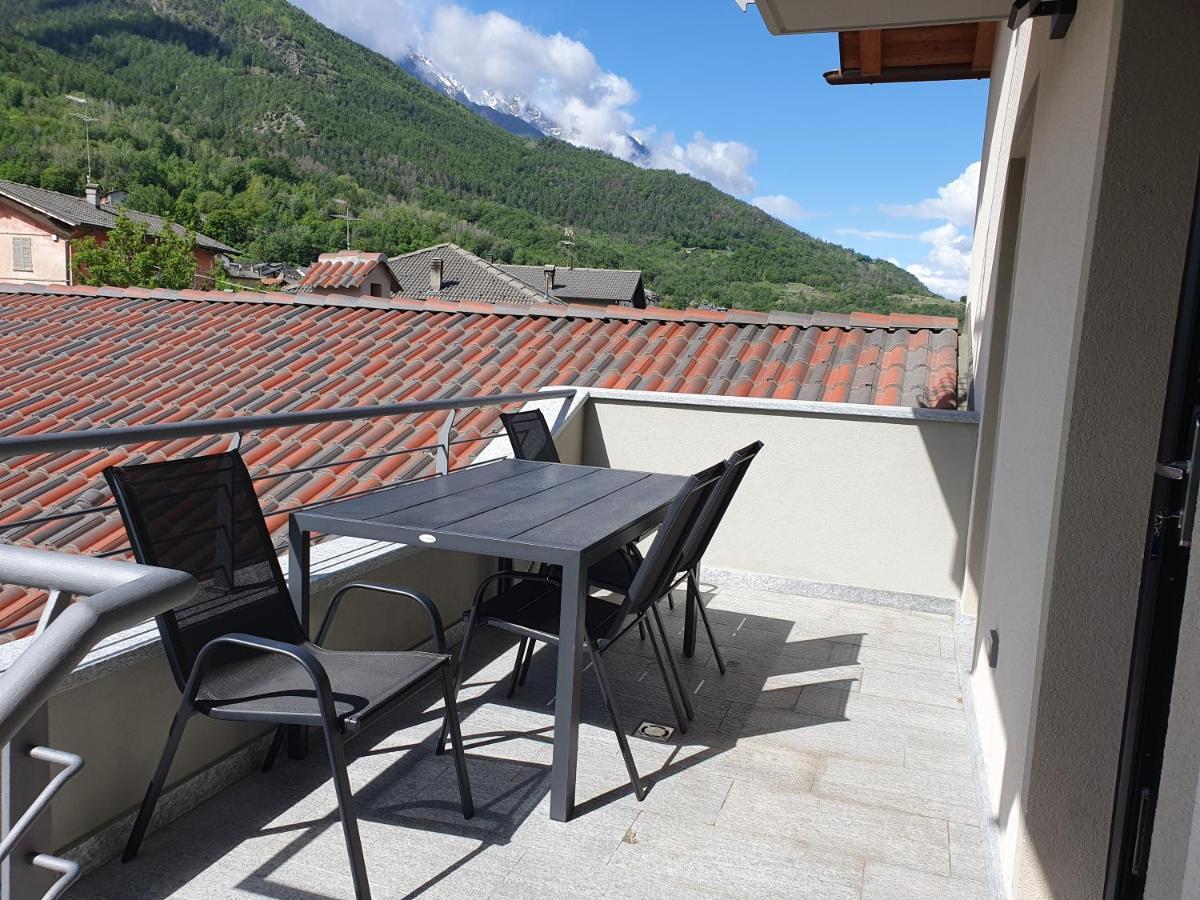 Casa Vacanza Lo Nano Fenis Exteriör bild